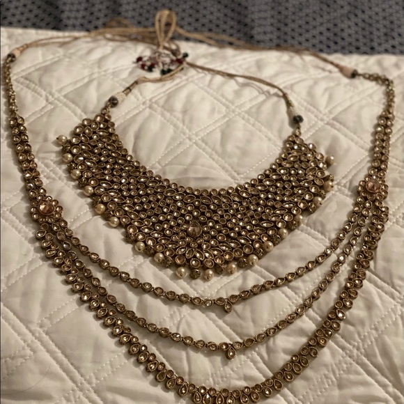 indian Beautiful 3 piece necklace set with mattapati - Picture 8 of 12